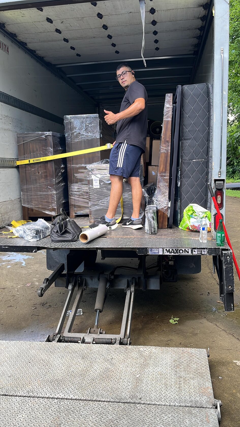 Loading on the lift gate